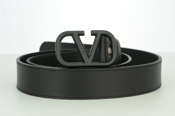 Black V Black Buckle Leather Belt - Image 2