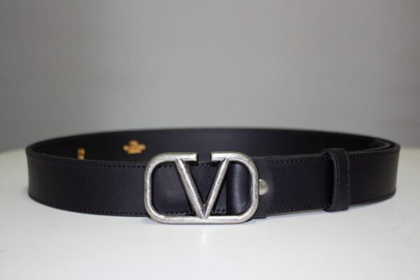 Black V Silver Buckle Leather Belt