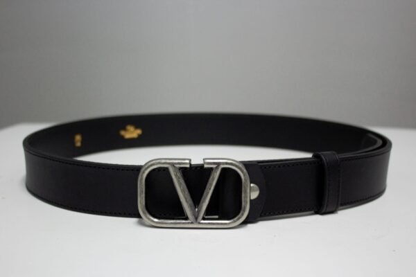 Black V Silver Buckle Leather Belt - Image 3